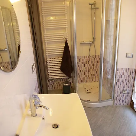 La Gatta Viola Stresa